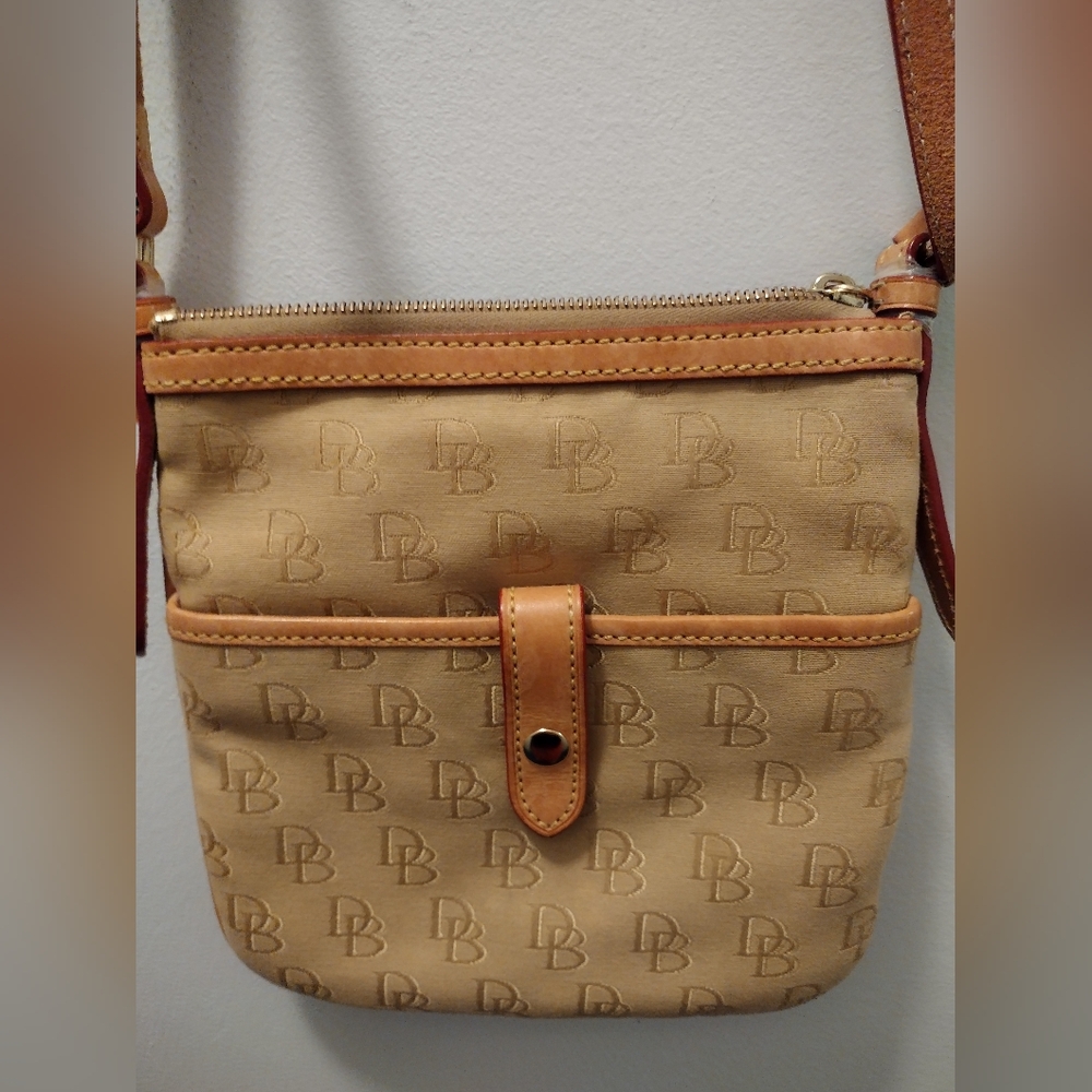 Dooney & Bourke Tan Crossbody Shoulder Bag